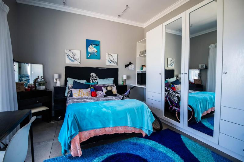 5 Bedroom Property for Sale in Myburgh Park Western Cape